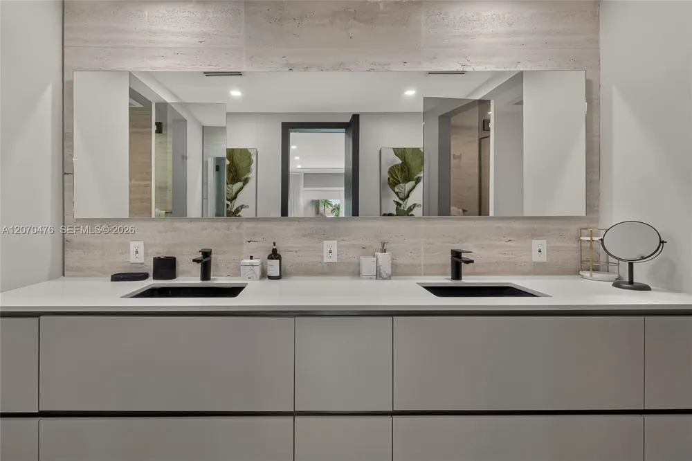 3343 NE 166th St North Miami Beach, FL 33160