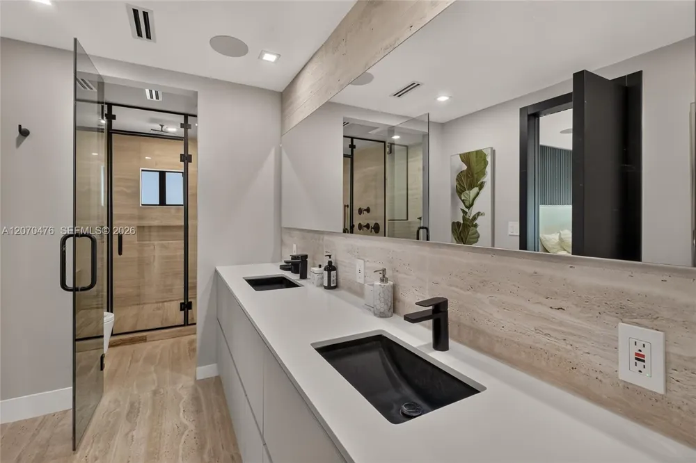 3343 NE 166th St North Miami Beach, FL 33160
