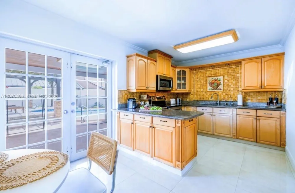 12440 SW 207th Ter Miami, FL 33177