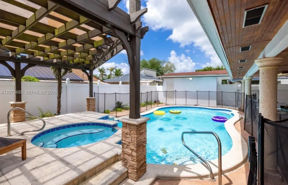 12440 SW 207th Ter Miami, FL 33177
