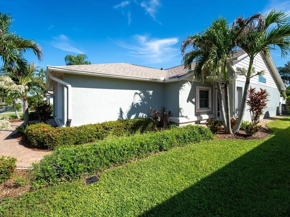 4322 EDENROSE WAY #86 Sarasota, FL 34235