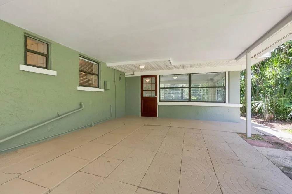 7810 CHAPEL AVENUE Port Richey, FL 34668