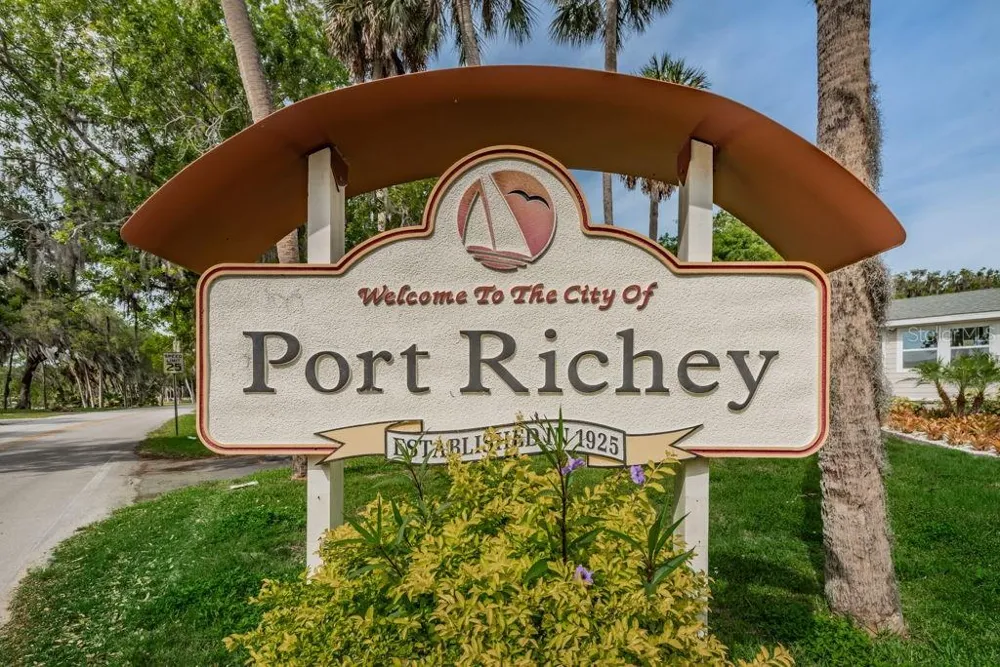 7810 CHAPEL AVENUE Port Richey, FL 34668