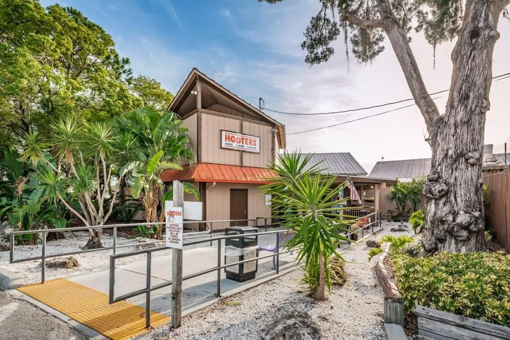 7810 CHAPEL AVENUE Port Richey, FL 34668