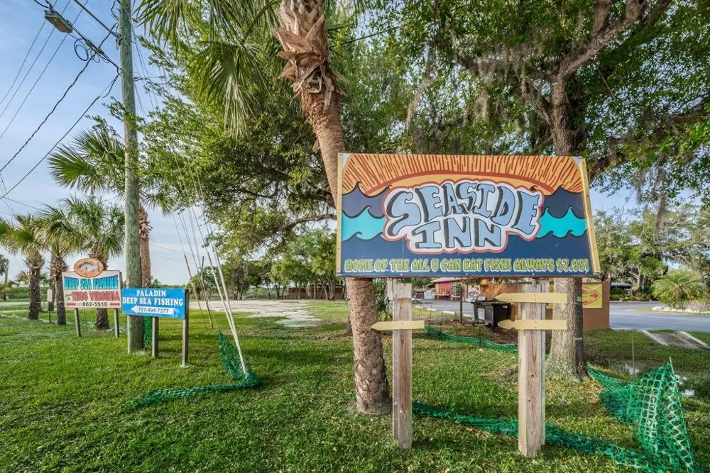 7810 CHAPEL AVENUE Port Richey, FL 34668