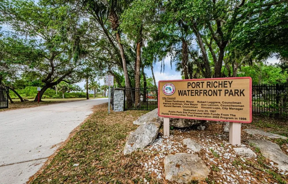 7810 CHAPEL AVENUE Port Richey, FL 34668