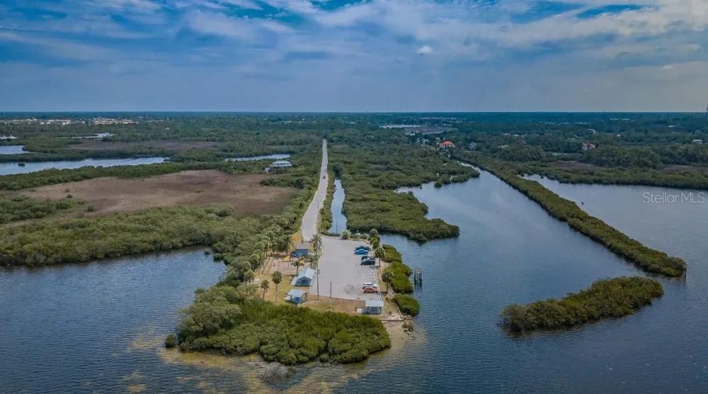 7810 CHAPEL AVENUE Port Richey, FL 34668