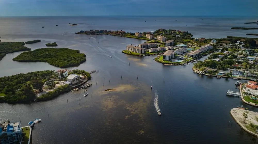 7810 CHAPEL AVENUE Port Richey, FL 34668