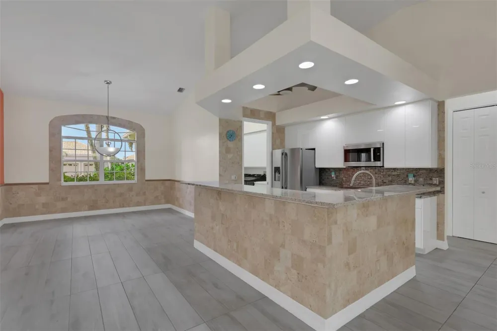8596 SOUTHWIND BAY CIRCLE Fort Myers, FL 33908