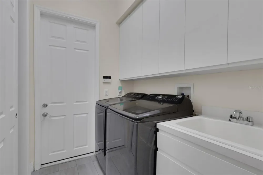 8596 SOUTHWIND BAY CIRCLE Fort Myers, FL 33908