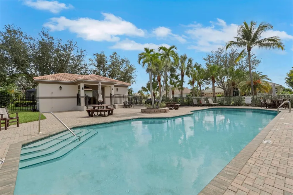 8596 SOUTHWIND BAY CIRCLE Fort Myers, FL 33908