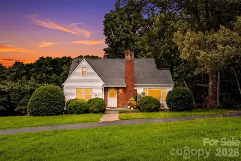 3732 Hickory Highway
