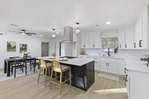 1130 Lodema Lane