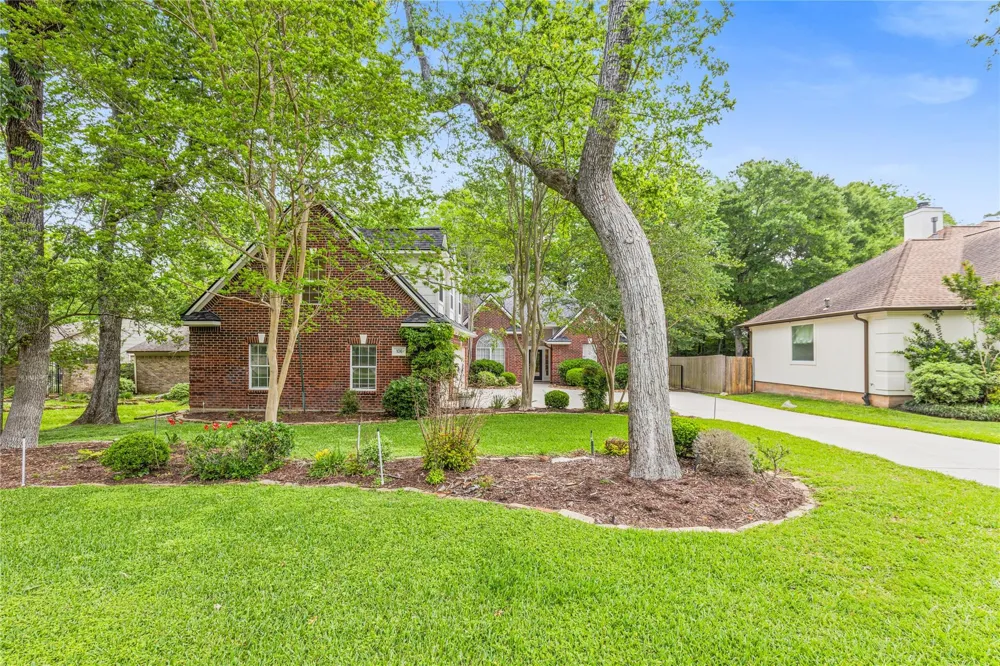 106 Lazy Springs Drive Conroe, TX 77356