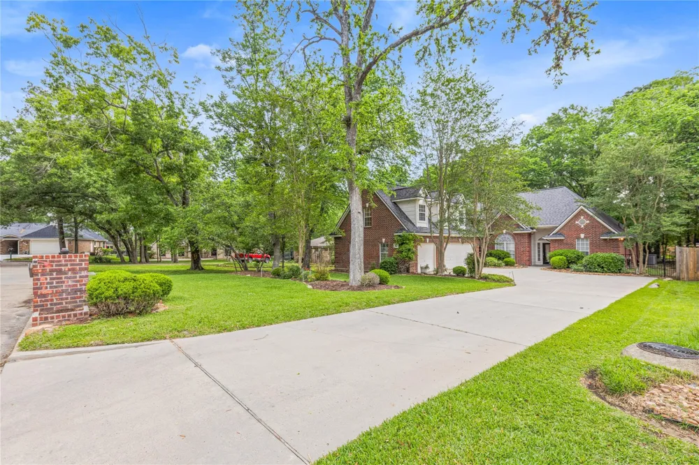 106 Lazy Springs Drive Conroe, TX 77356