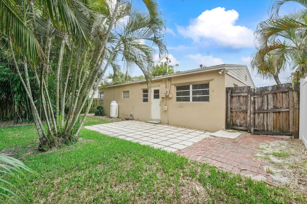 5432 NE 4th Terrace Oakland Park, FL 33334