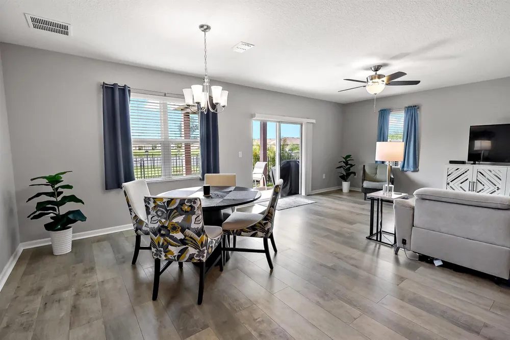 2709 Granville Manor SW Vero Beach, FL 32968
