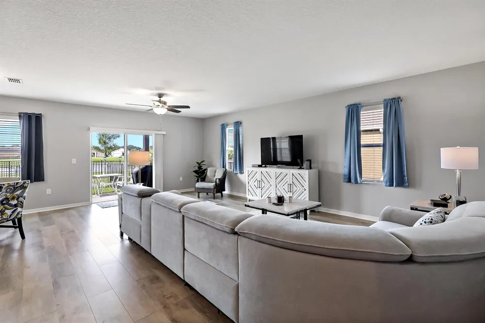2709 Granville Manor SW Vero Beach, FL 32968
