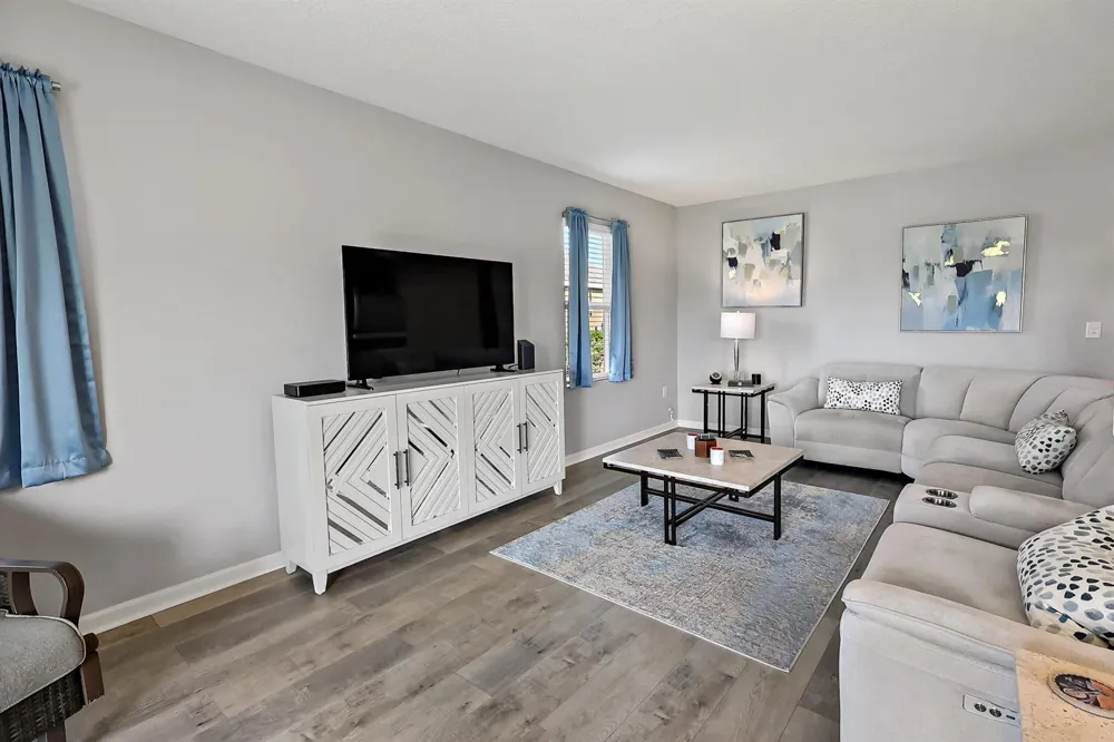 2709 Granville Manor SW Vero Beach, FL 32968