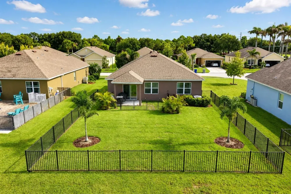 2709 Granville Manor SW Vero Beach, FL 32968