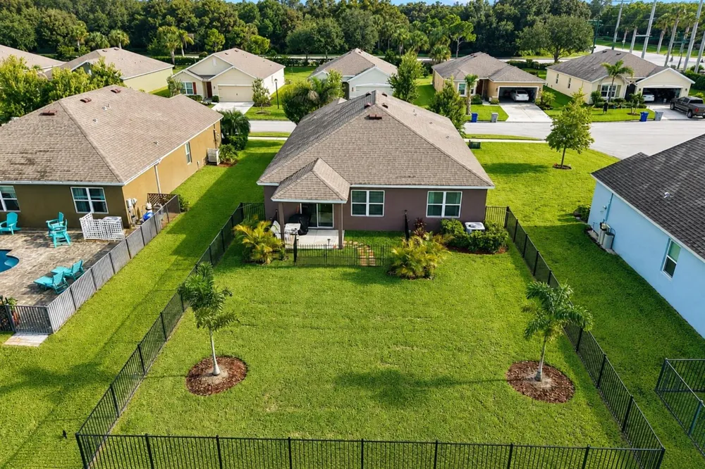 2709 Granville Manor SW Vero Beach, FL 32968