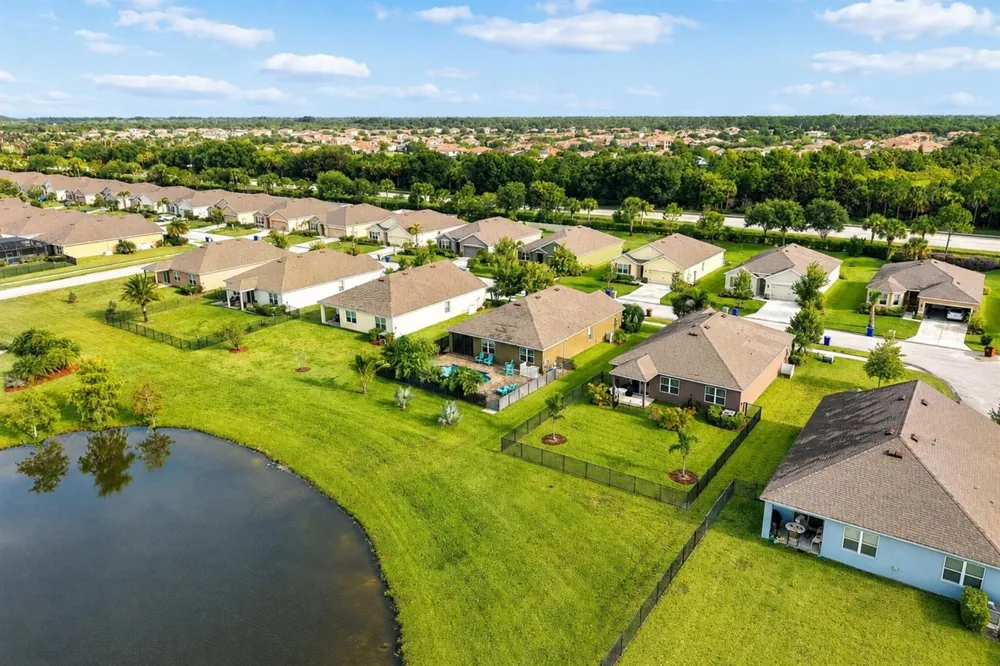 2709 Granville Manor SW Vero Beach, FL 32968