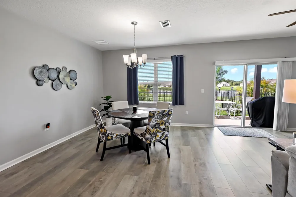 2709 Granville Manor SW Vero Beach, FL 32968