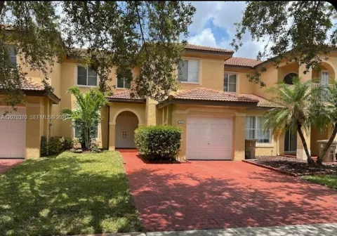 223 SW Maple Ter