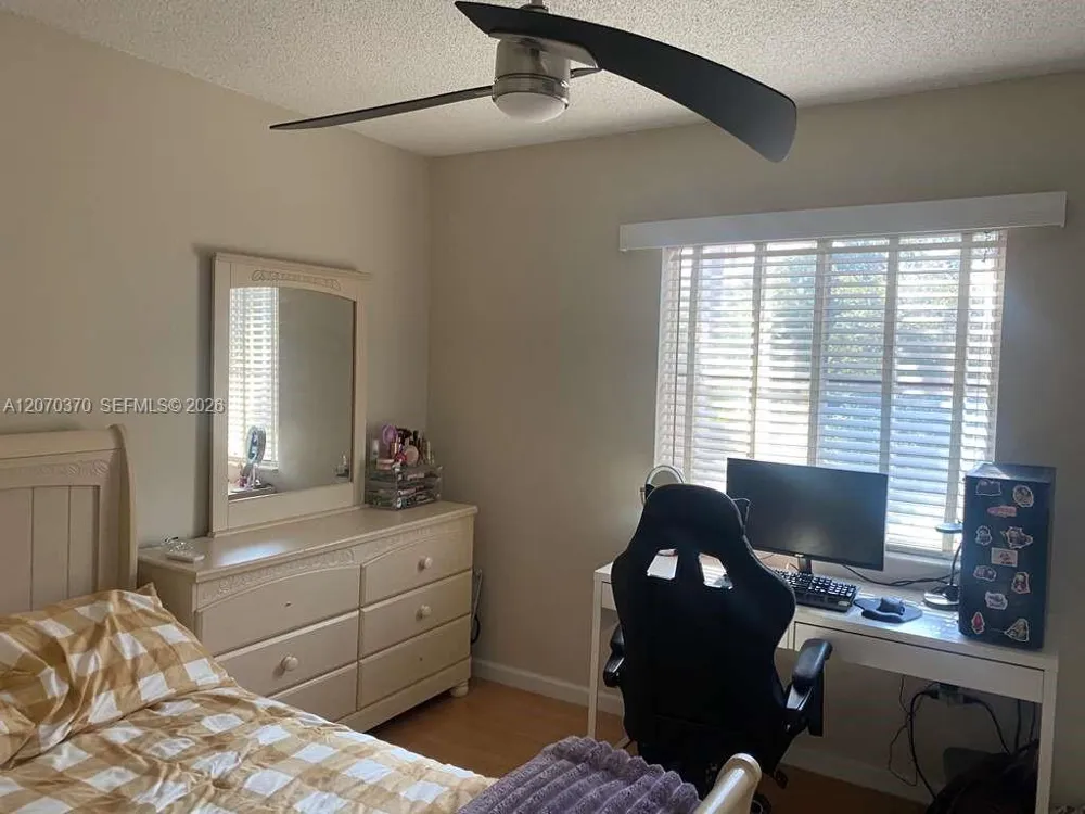223 SW Maple Ter Davie, FL 33325