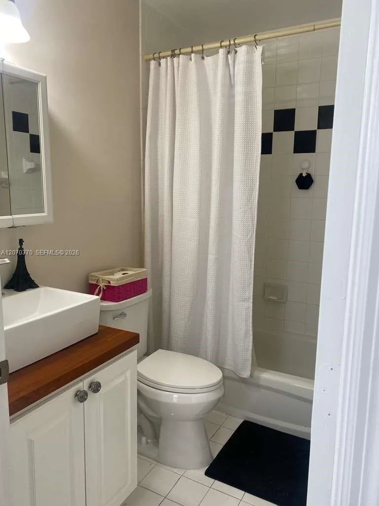 223 SW Maple Ter Davie, FL 33325