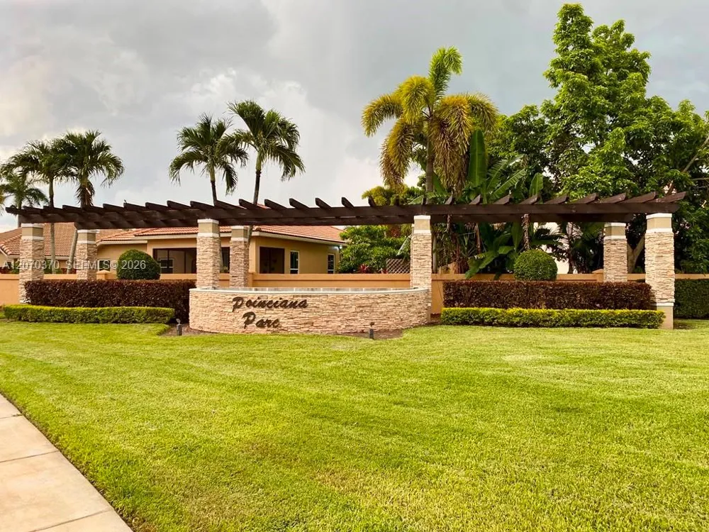 223 SW Maple Ter Davie, FL 33325