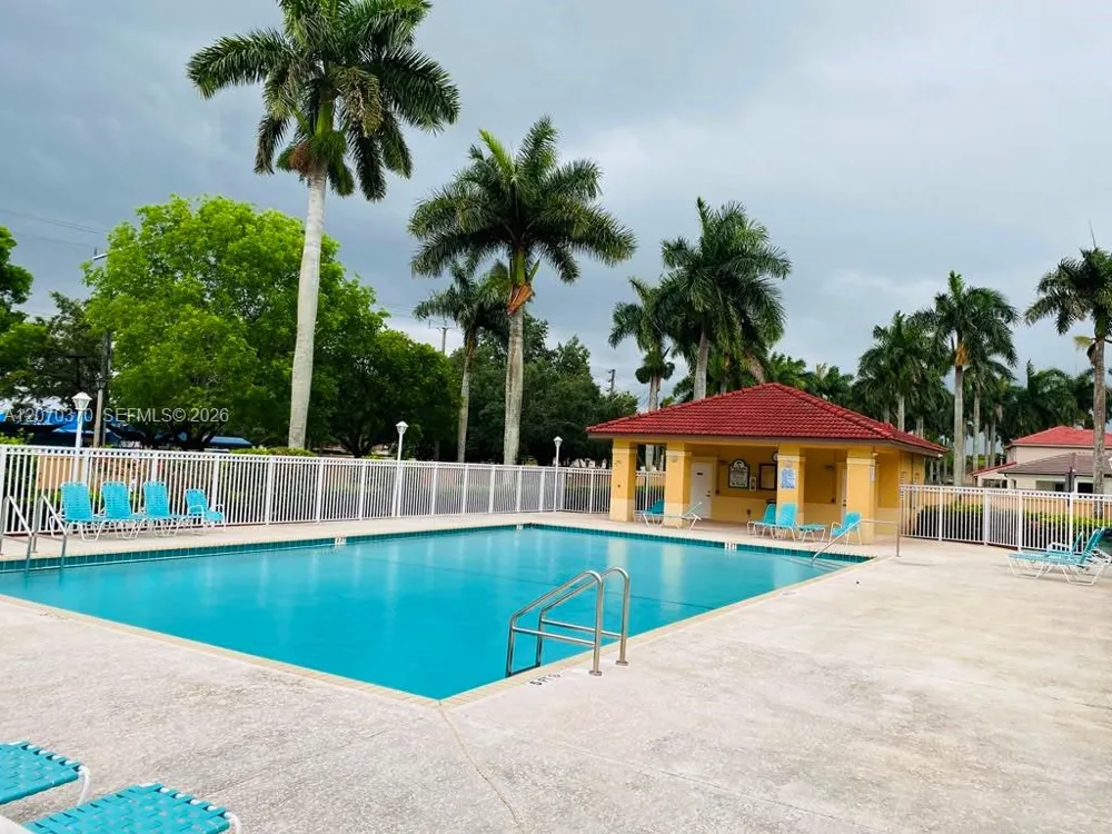 223 SW Maple Ter Davie, FL 33325