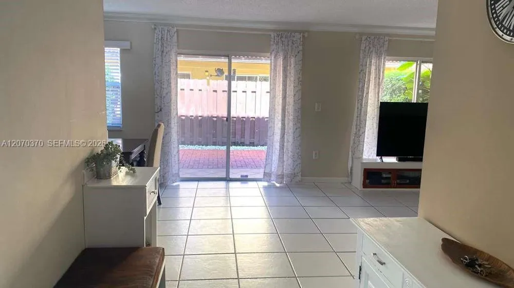 223 SW Maple Ter Davie, FL 33325