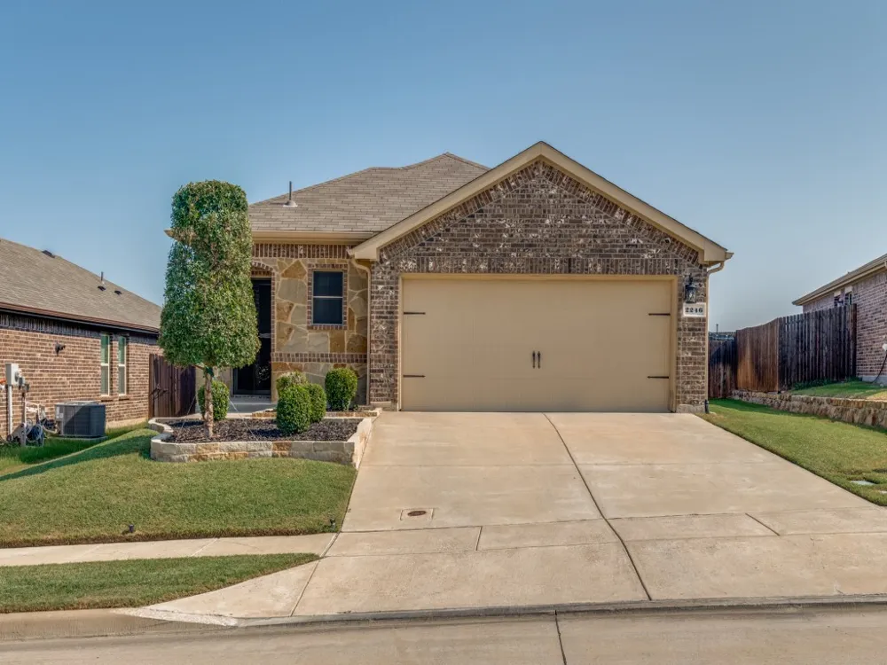 2246 Nightgrove Circle Crandall, TX 75114