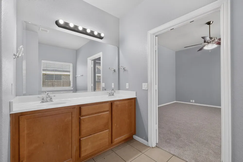 3622 Hershal Drive Midlothian, TX 76065