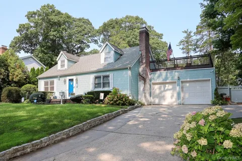 40 Plymouth Drive S