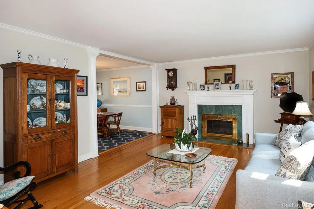 40 Plymouth Drive S Glen Head, NY 11545