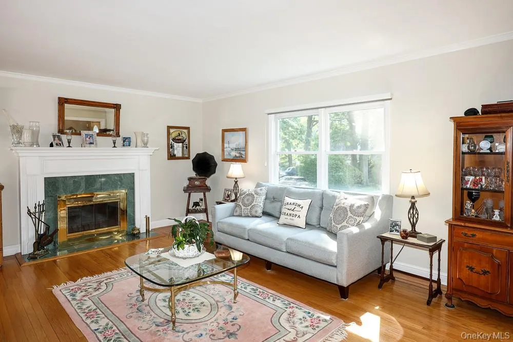 40 Plymouth Drive S Glen Head, NY 11545
