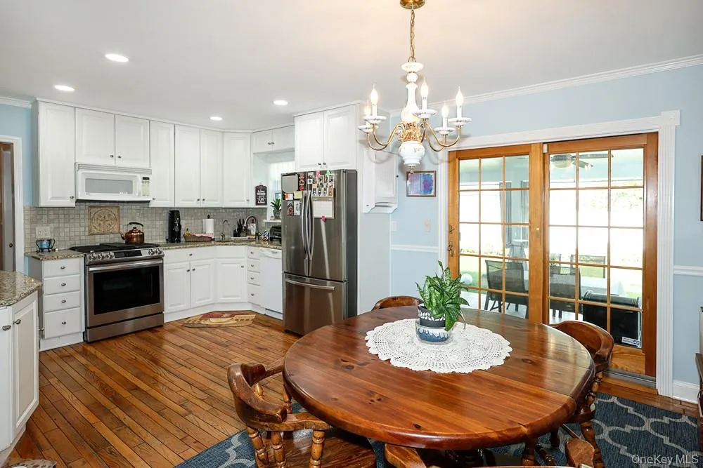 40 Plymouth Drive S Glen Head, NY 11545
