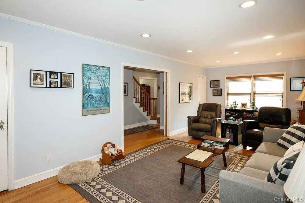 40 Plymouth Drive S Glen Head, NY 11545