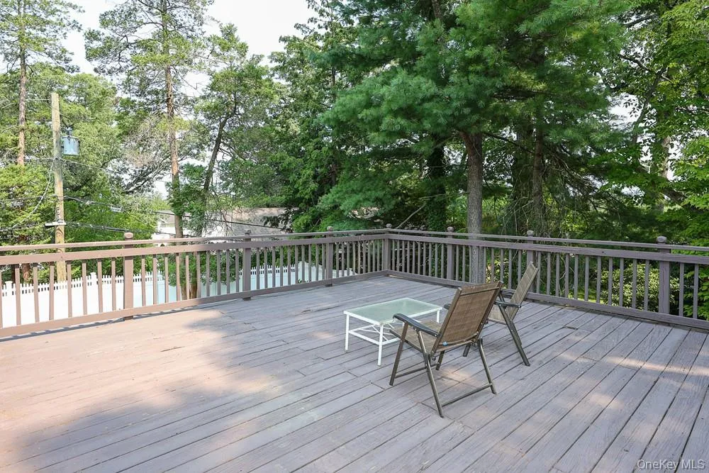 40 Plymouth Drive S Glen Head, NY 11545