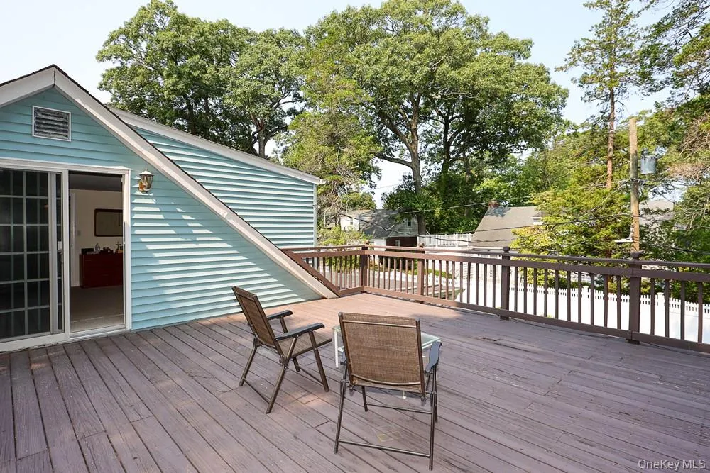 40 Plymouth Drive S Glen Head, NY 11545