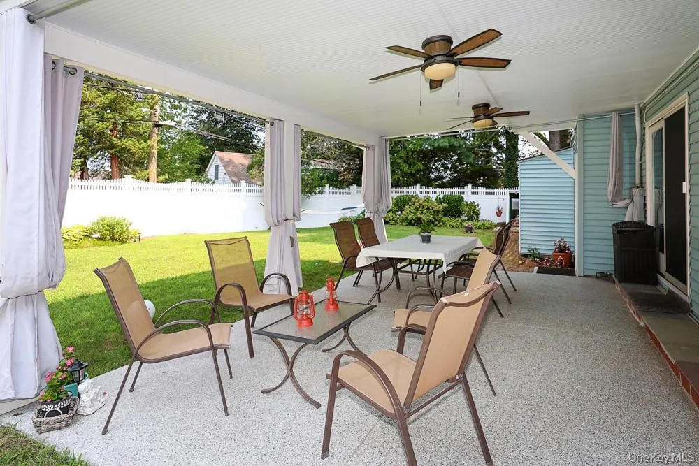 40 Plymouth Drive S Glen Head, NY 11545
