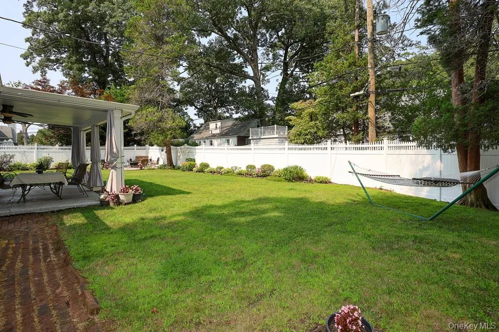 40 Plymouth Drive S Glen Head, NY 11545