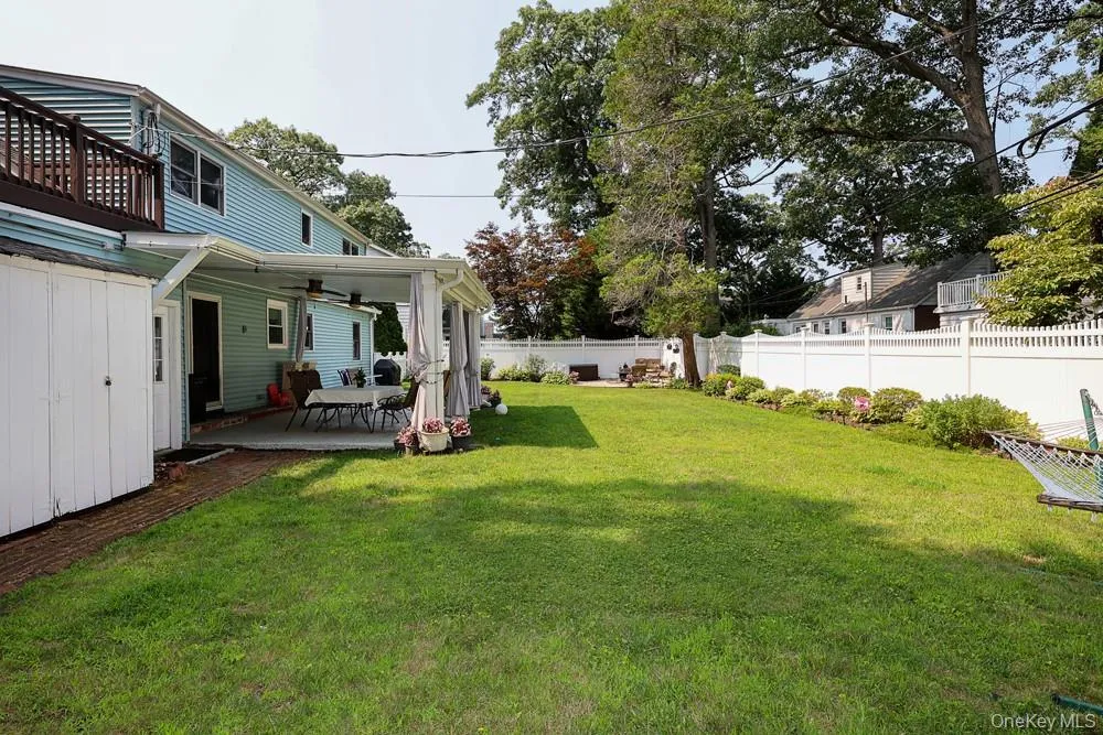 40 Plymouth Drive S Glen Head, NY 11545