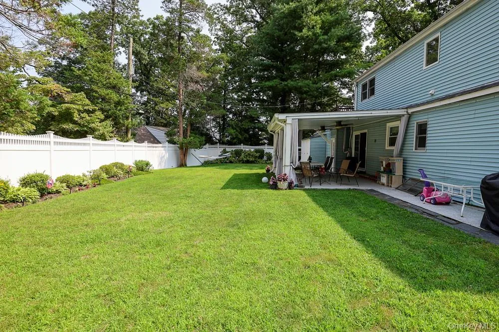 40 Plymouth Drive S Glen Head, NY 11545