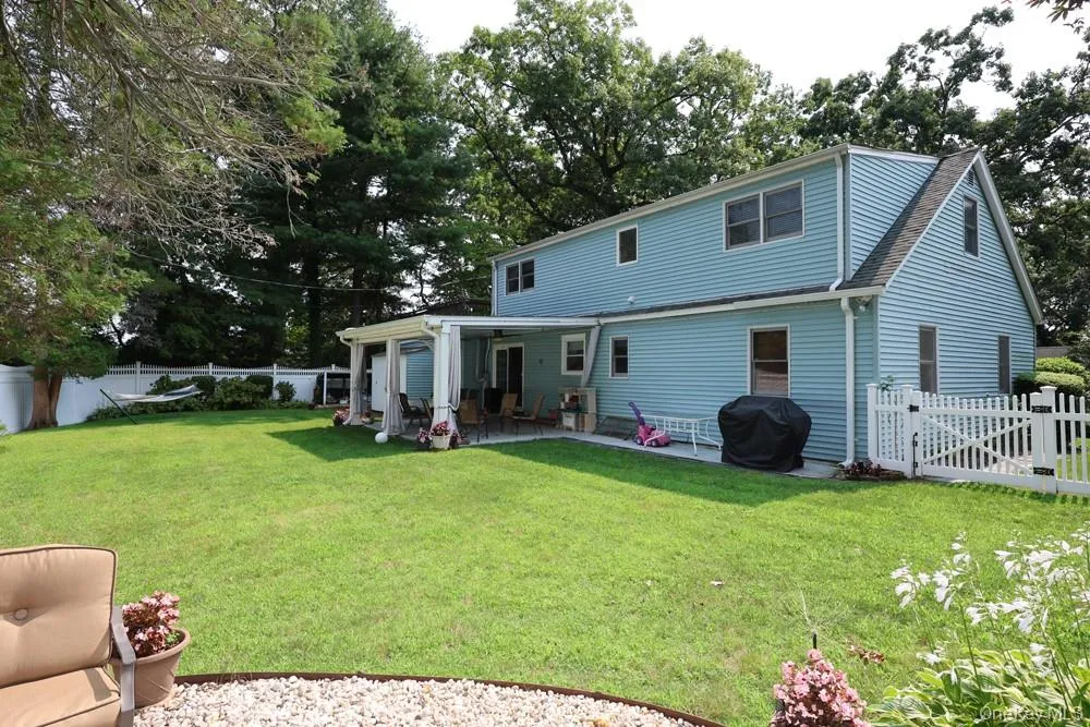 40 Plymouth Drive S Glen Head, NY 11545