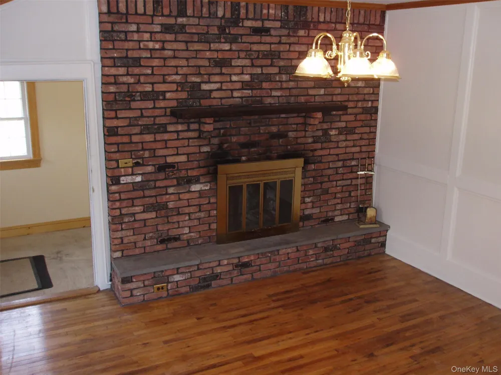 Address Not Shown Oyster Bay, NY 11771