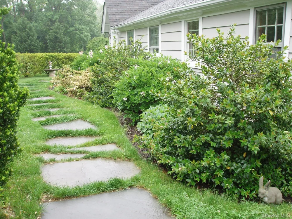Address Not Shown Oyster Bay, NY 11771