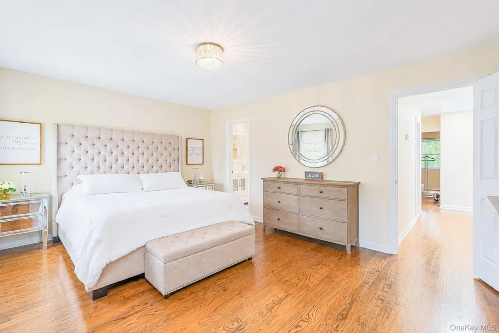 115 Woody Lane Woodbury, NY 11797
